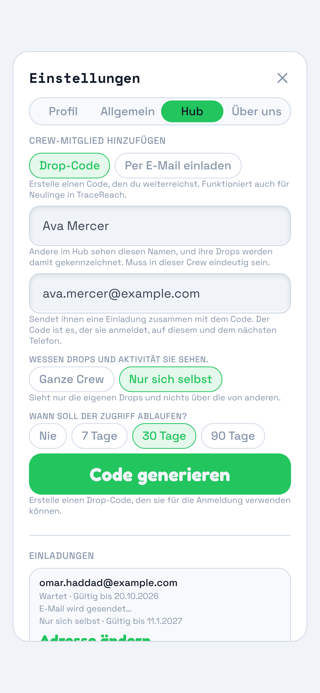 Der Hub-Bereich mit ausgefülltem Drop-Code-Formular. Markiert ist das Formular unter „Crew-Mitglied hinzufügen“: Profilname, E-Mail-Feld mit dem Hinweis auf eine zusätzliche Einladung, zwei Auswahlfelder für die sichtbaren Drops und Aktivitäten, vier Auswahlfelder für das Zugangsende und die Schaltfläche „Code generieren“.