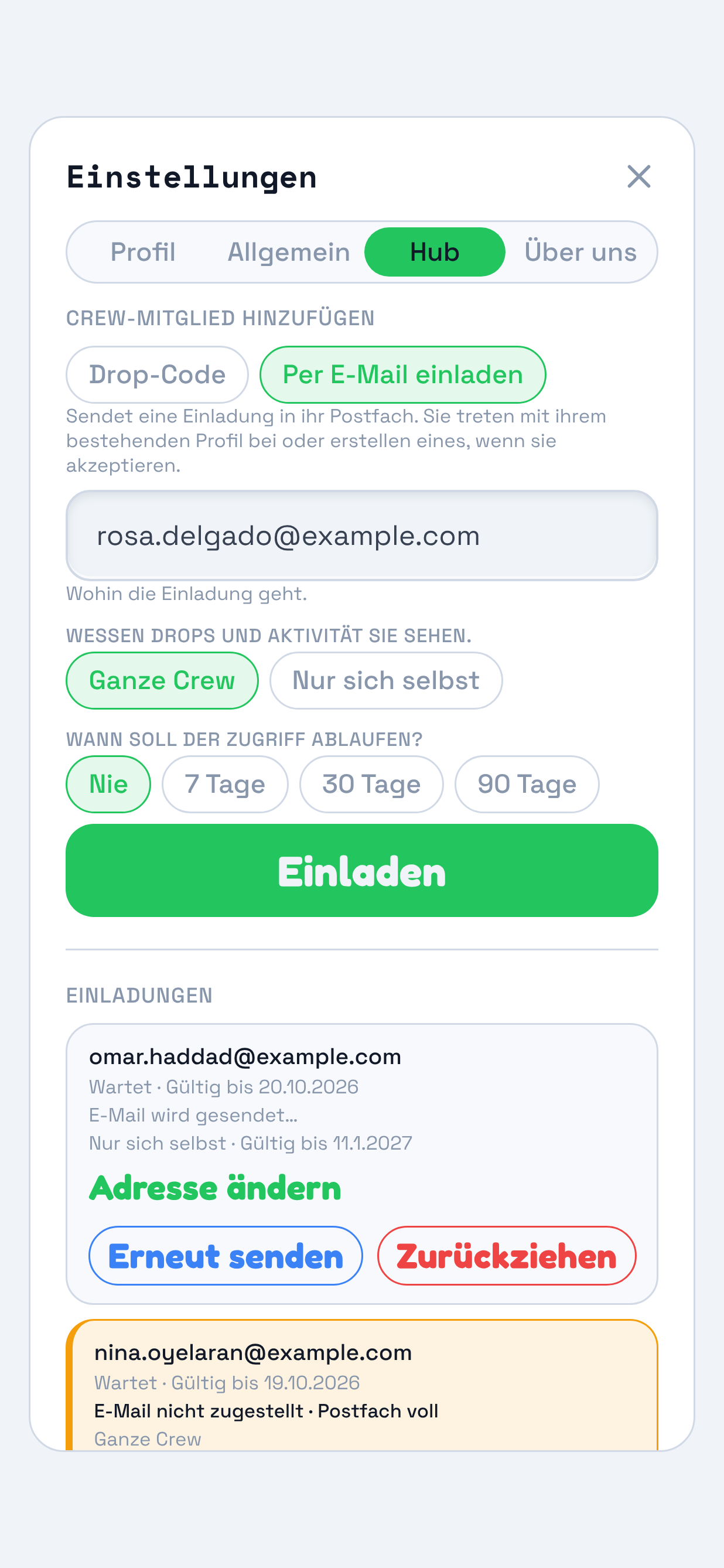 Der Hub-Bereich mit geöffnetem Formular für eine E-Mail-Einladung. Markiert ist das Formular unter „Crew-Mitglied hinzufügen“: eine E-Mail-Adresse, die Auswahl „Ganze Crew“ oder „Nur sich selbst“, die Auswahl für das Zugangsende und die Schaltfläche „Einladen“.