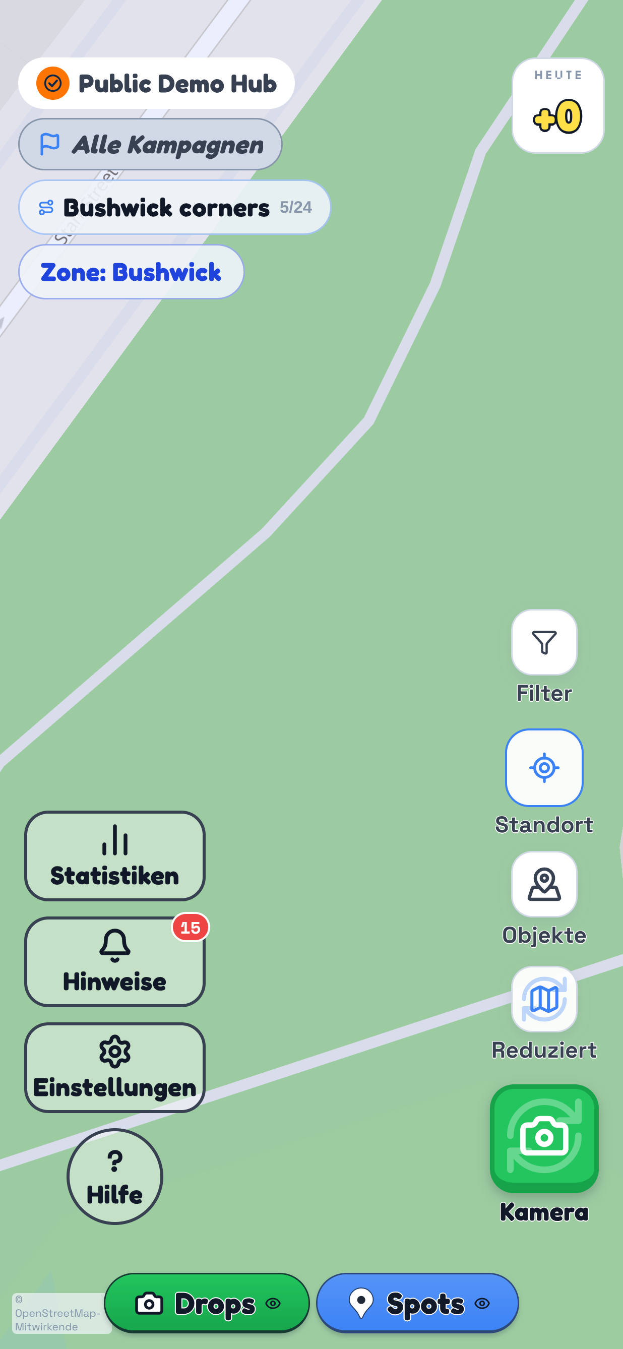 Die Karte in TraceReach Drop über Bushwick. Markiert ist die runde ?-Schaltfläche mit der Beschriftung HILFE unten links, über „Statistiken“ und „Einstellungen“.