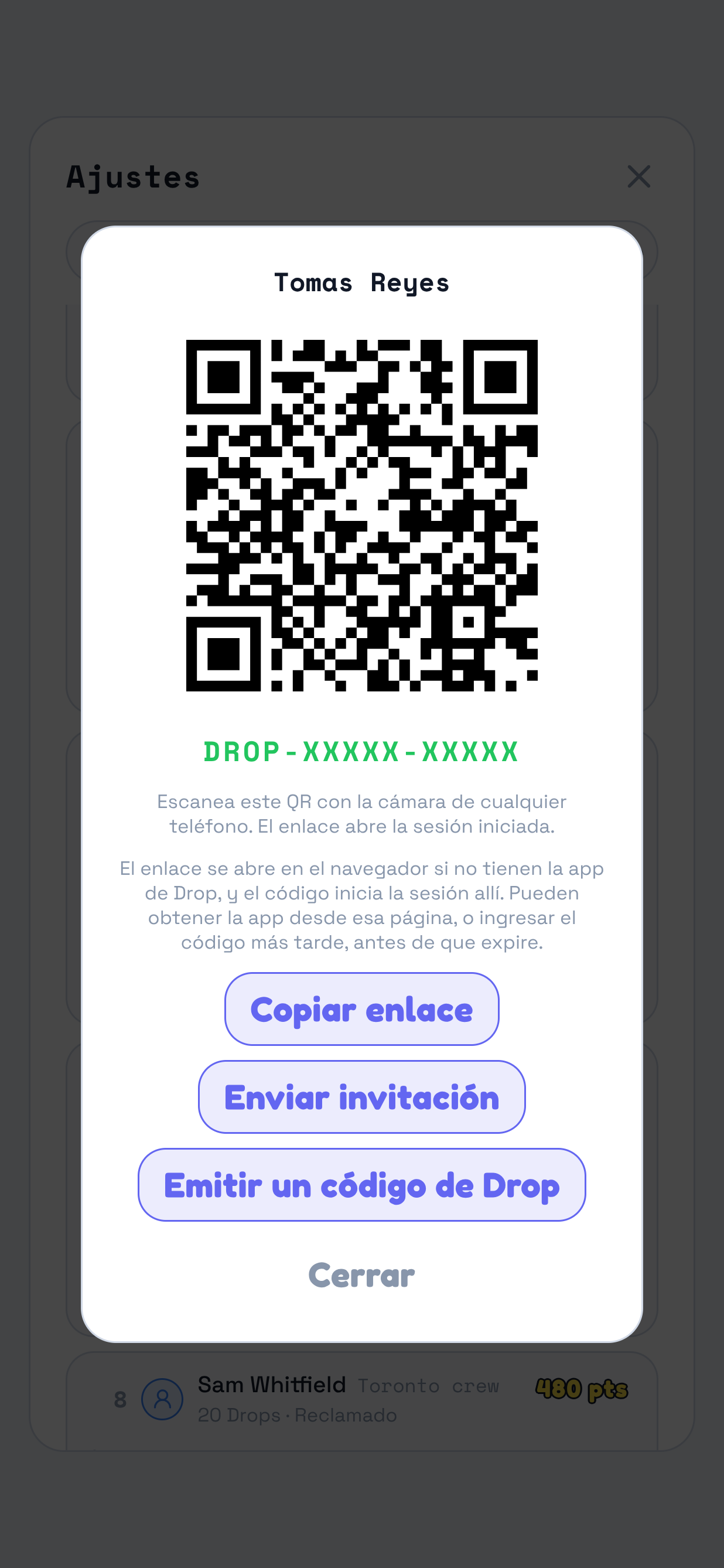 La tarjeta de Invitación QR sobre el panel Hub atenuado. Muestra el nombre de alguien de tu equipo, un QR, el código de Drop debajo y dos líneas sobre la función del enlace. Se destacan los tres controles inferiores: Copiar enlace, Enviar invitación y Emitir un código de Drop.