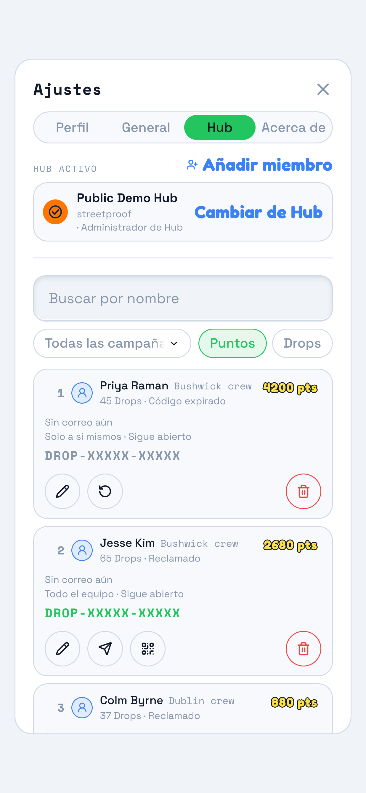 El panel Hub con tres filas del equipo; el código de la fila central ha caducado. Se destaca su estado, 26 Drops y Código caducado, y el botón redondo junto a Editar para emitir otro código. Las otras dos filas muestran Enviar invitación e Invitación QR.