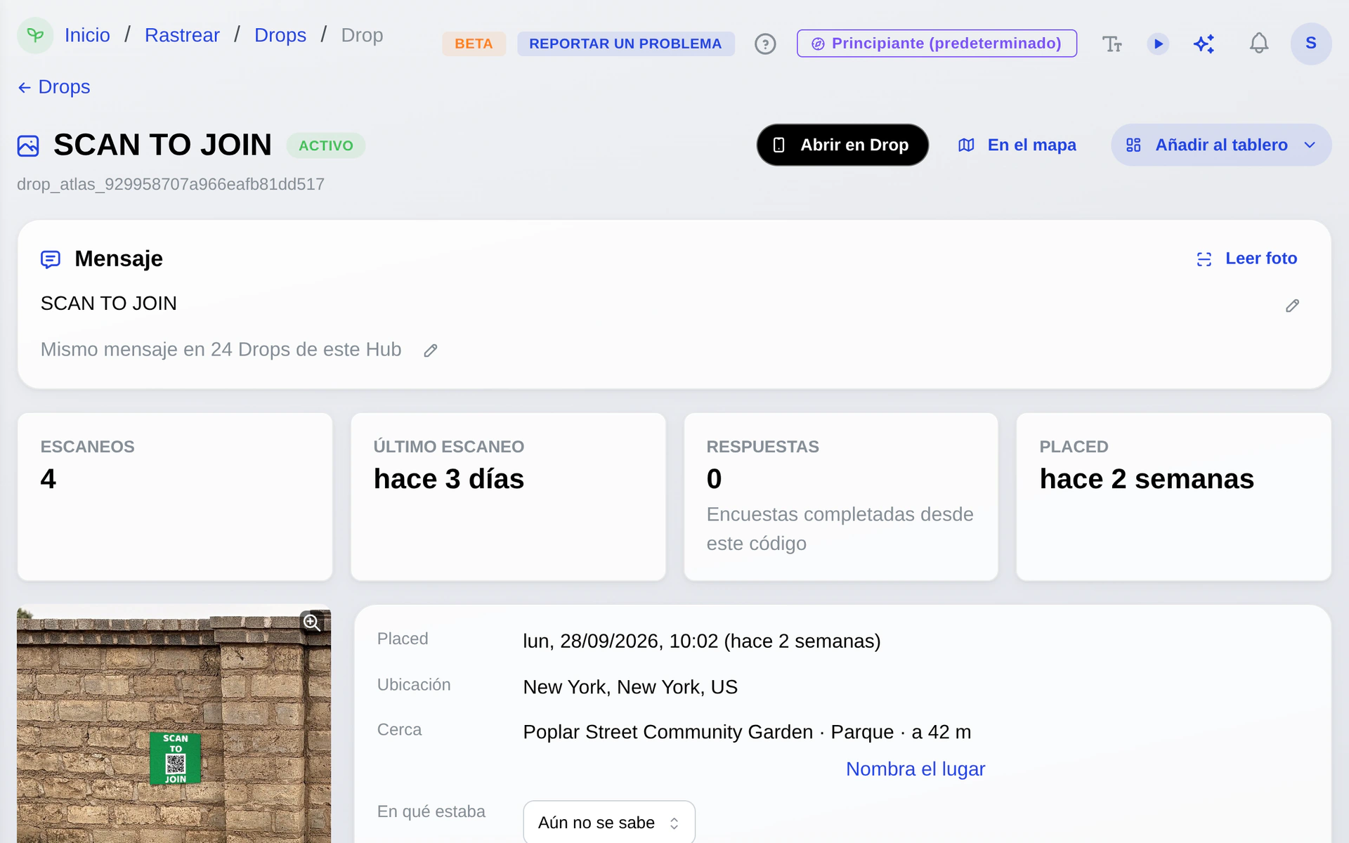 El registro de un Drop: foto con GPS, coordenadas, lugar cercano, fecha y el mensaje de la pieza