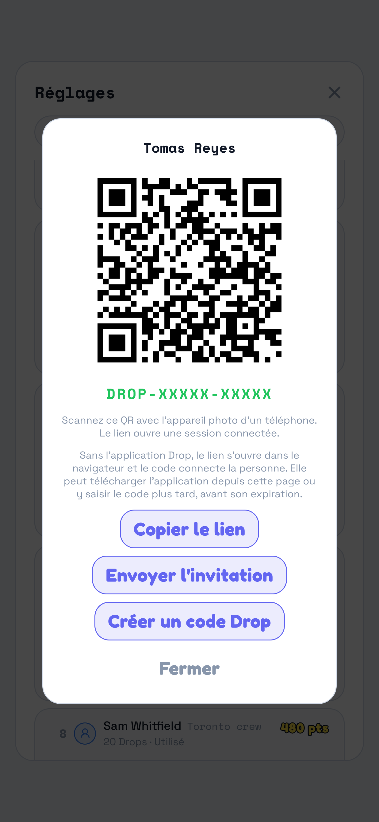 La carte d’Invitation QR, au-dessus du panneau Hub assombri, affiche le nom d’un membre de votre équipe, un QR, le code Drop et deux lignes expliquant le lien. Le repère entoure les trois commandes du bas : Copier le lien, Envoyer l’invitation et Créer un code Drop.