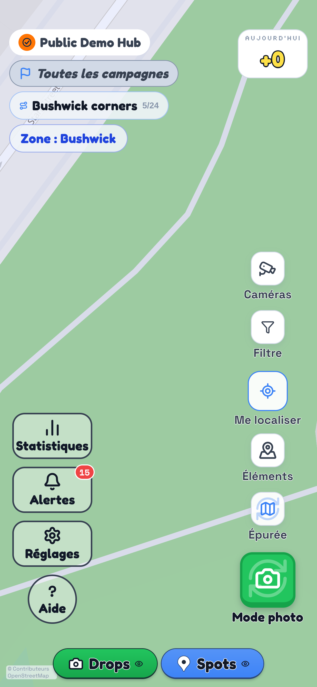 La carte de TraceReach Drop sur Bushwick. Le repère entoure le bouton rond ?, marqué AIDE, dans le coin inférieur gauche, au-dessus de Statistiques et Réglages.